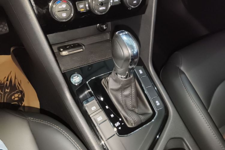 Volkswagen Tharu 2019 car image #17