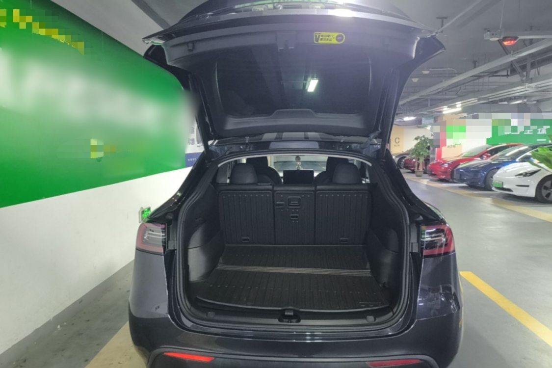 Tesla Model Y 2024 #10 Tesla Model Y 2024 car image #10