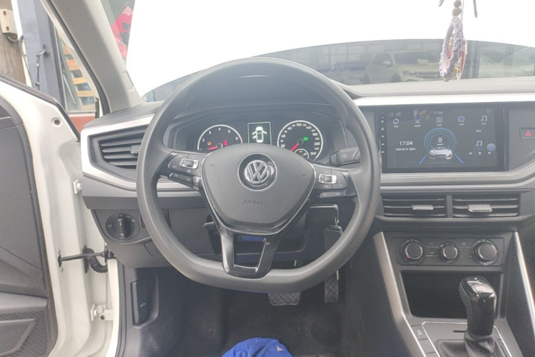 Volkswagen Polo 2020 car image #11