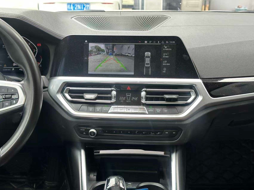 BMW 3 Series 2020 car image #4