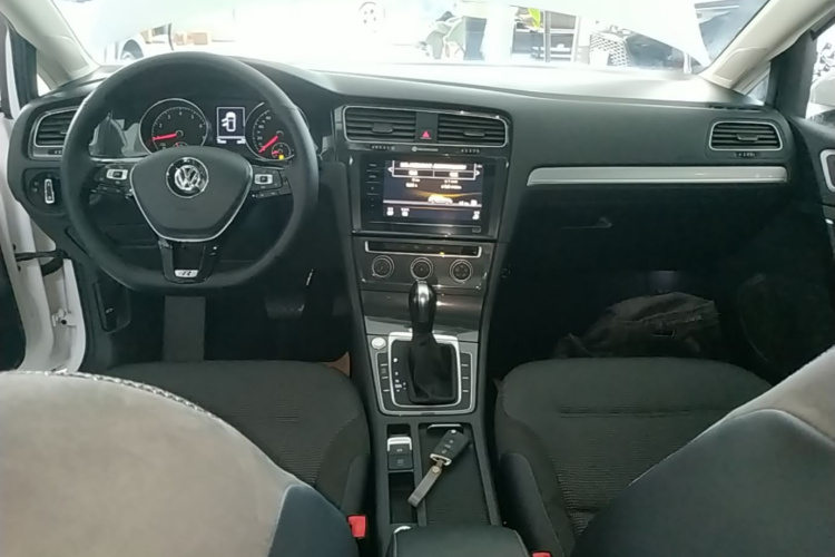 Volkswagen Golf 2020 #10 Volkswagen Golf 2020 car image #10