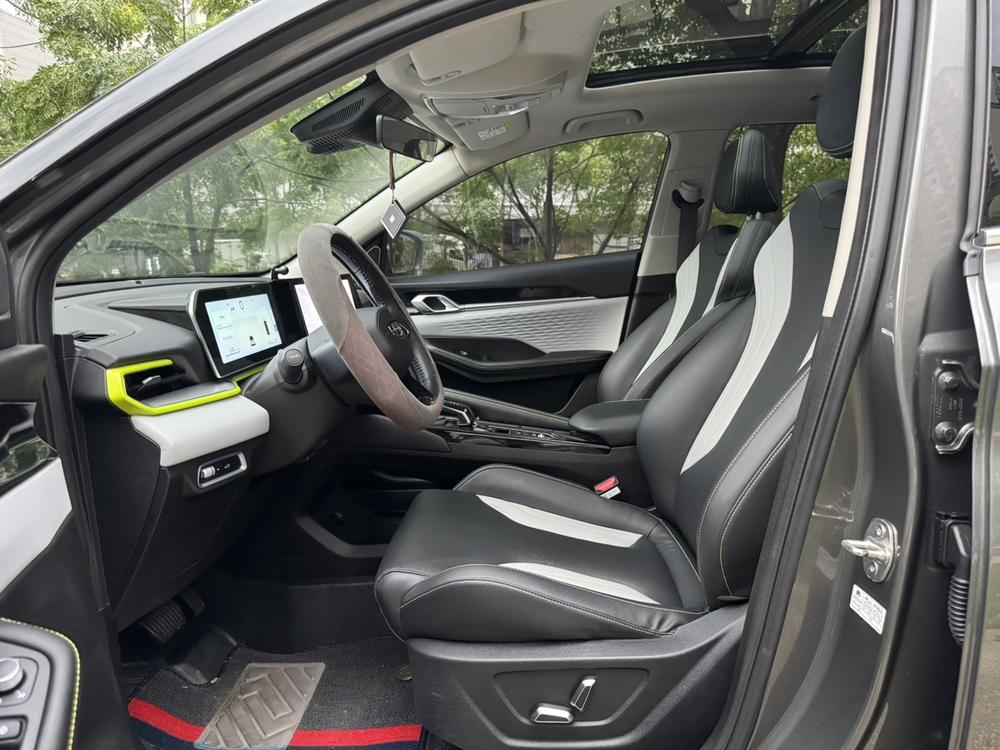 GEELY Coolray 2023 car image #20