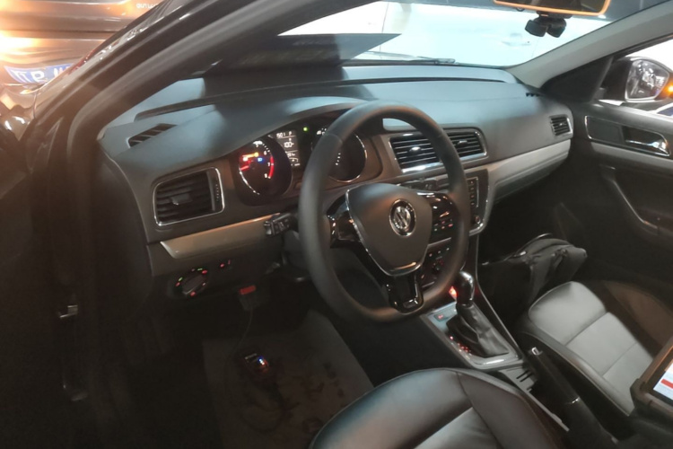 Volkswagen Lavida 2015 car image #10