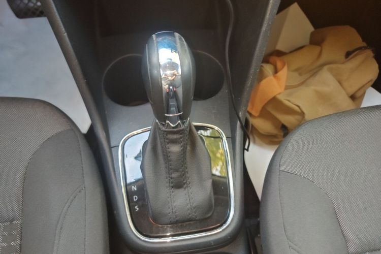 Volkswagen Polo 2016 car image #14