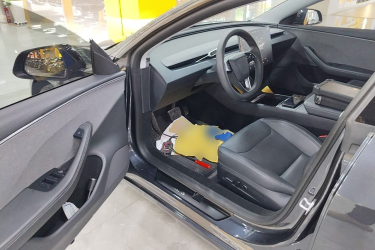 Tesla Model 3 2025 صورة سيارة #12