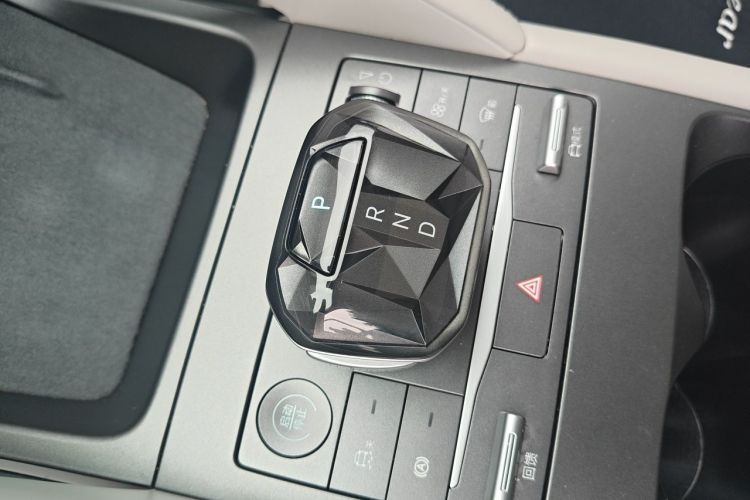 BYD YuanUP 2024 #18 BYD YuanUP 2024 immagine di auto #18
