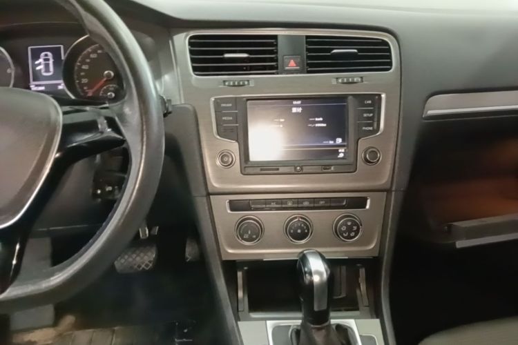 Volkswagen Golf 2016 car image #17