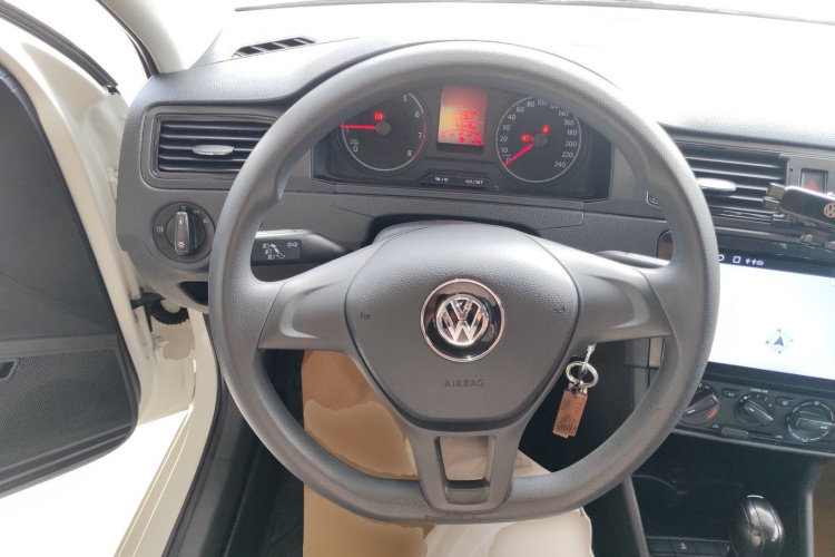 Volkswagen Santana 2022 car image #11