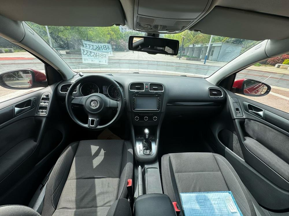 Volkswagen Golf 2012 car image #7