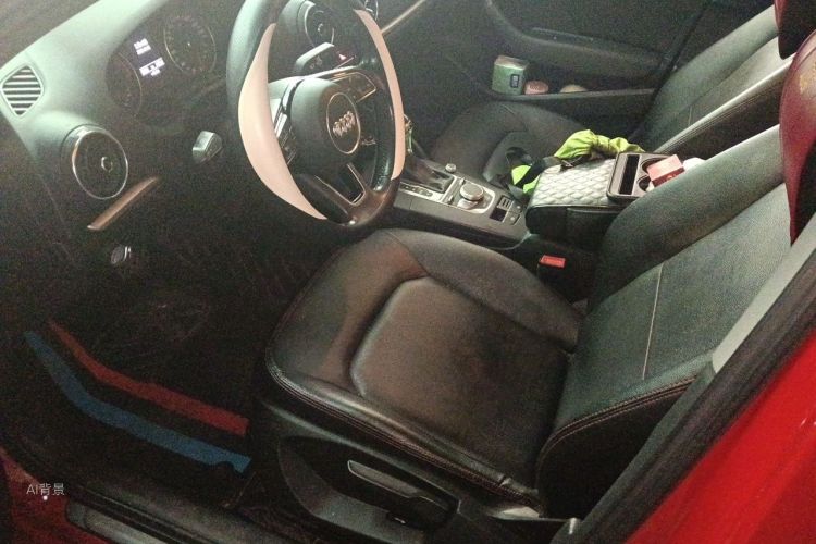 Audi A3 2018 car image #17