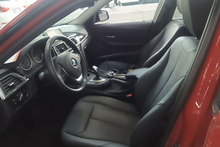 BMW 3 Series 2017 car image #19