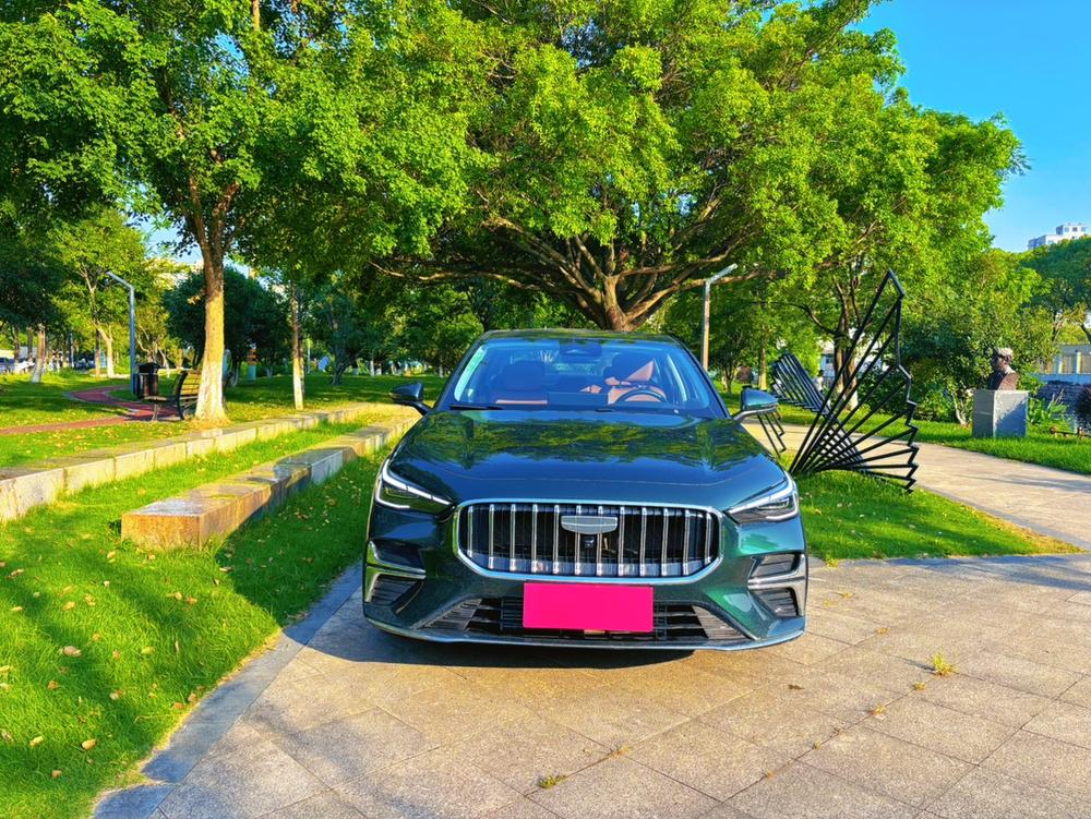 GEELY Emgrand 2025 car image #2