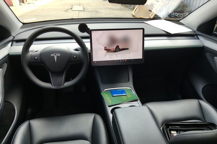 Tesla Model Y 2024 car image #7