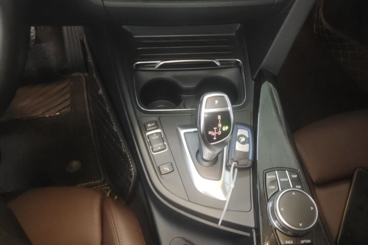 BMW 3 Series 2019 image de voiture #18