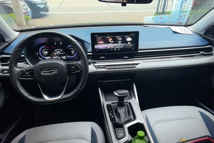 GEELY Emgrand 2023 image de voiture #10