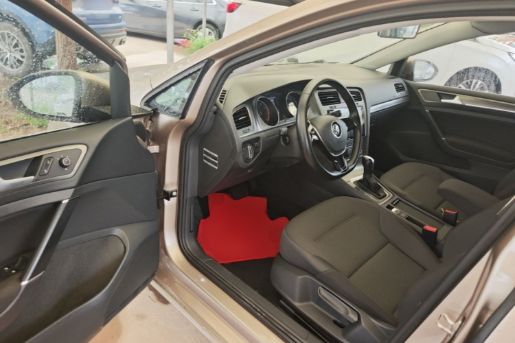 Volkswagen Golf 2015 car image #16