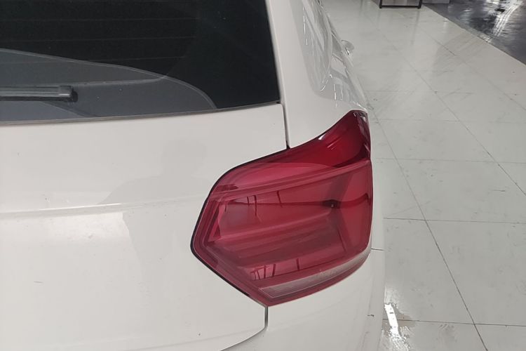 Volkswagen Polo 2023 car image #8