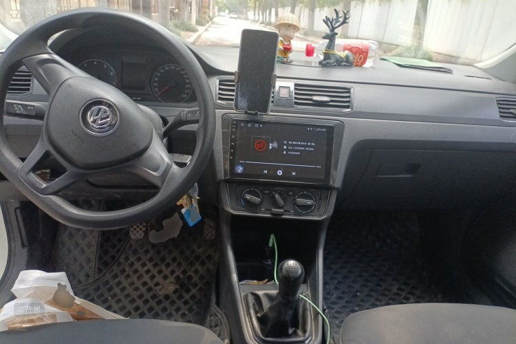 Volkswagen Santana 2017 car image #11