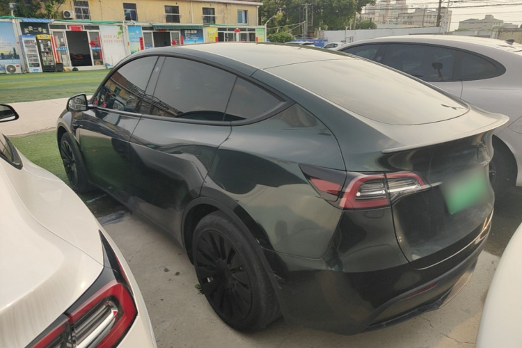Tesla Model Y 2022 car image #7