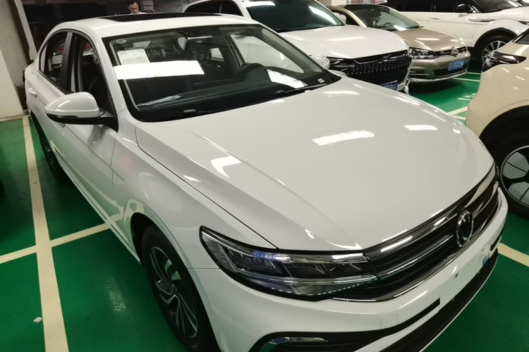 Volkswagen Bora 2026 car image #4