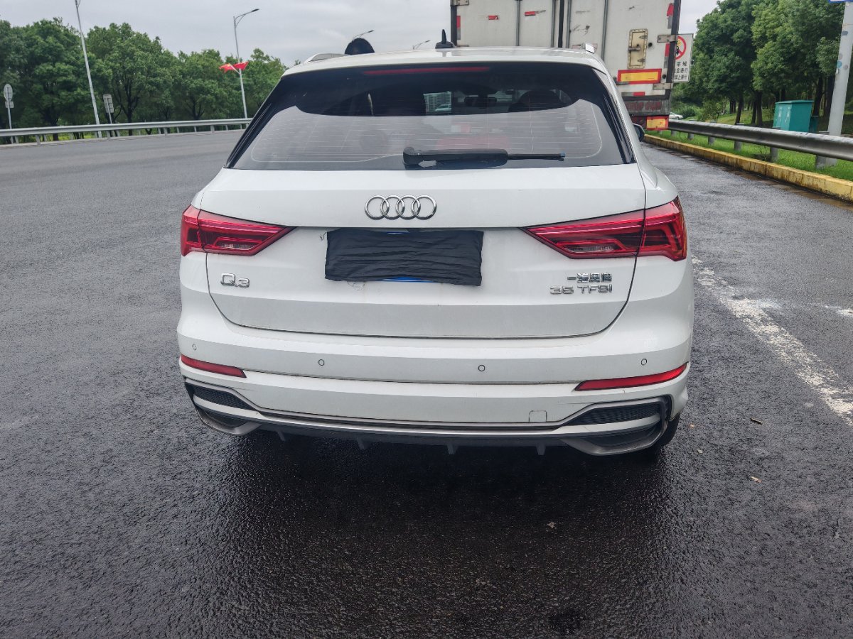 Audi Q3 2020 car image #4
