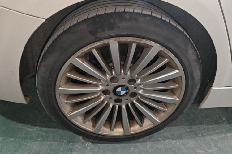 BMW 3 Series 2018 #10 BMW 3 Series 2018 car image #10