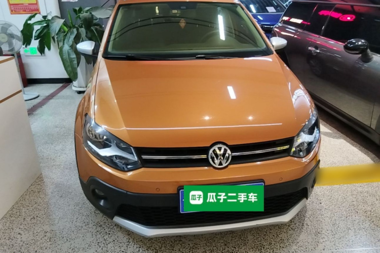 Volkswagen Polo 2015 car image #3