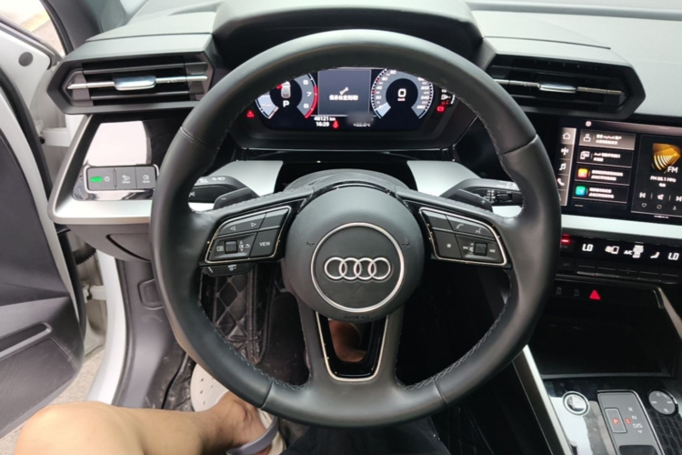 Audi A3 2023 immagine di auto #11