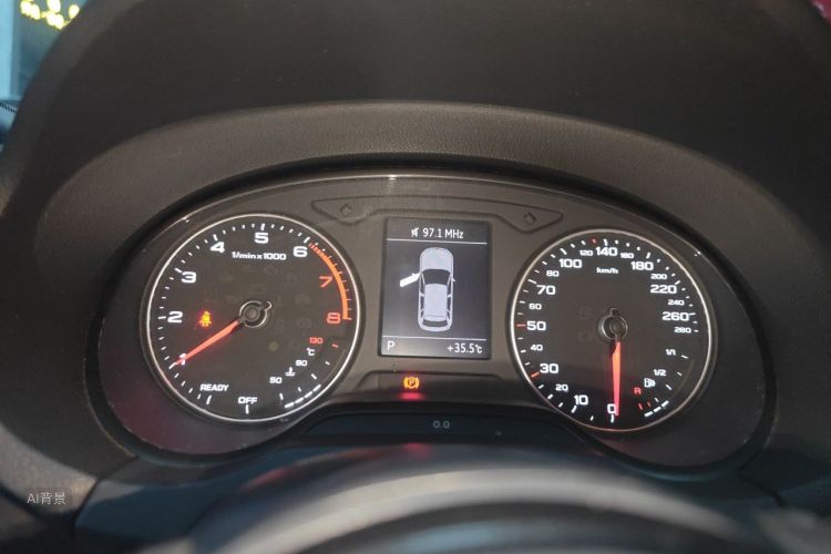 Audi A3 2018 immagine di auto #13