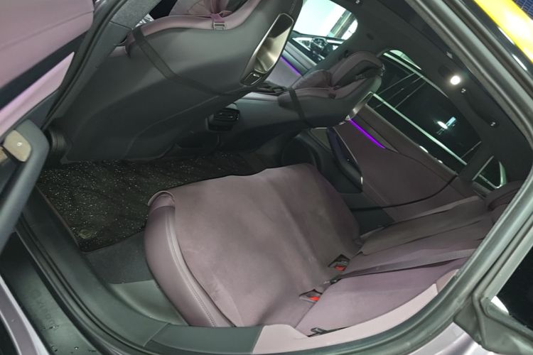 MI SU7 2025 imagem de carro #17