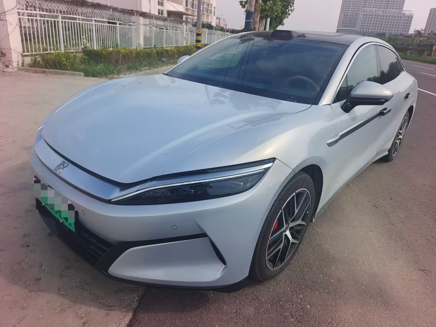 BYD HanL 2025 BYD HanL 2025 car image