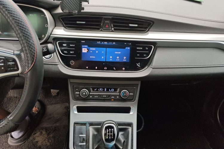 GEELY Emgrand 2019 #15 GEELY Emgrand 2019 car image #15