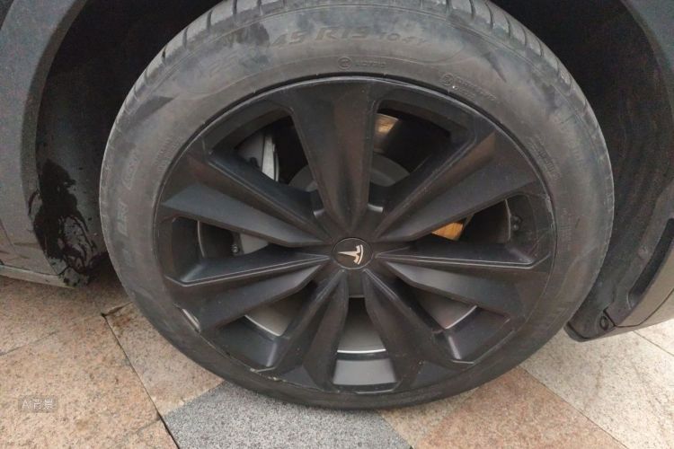 Tesla Model Y 2023 #9 Tesla Model Y 2023 car image #9