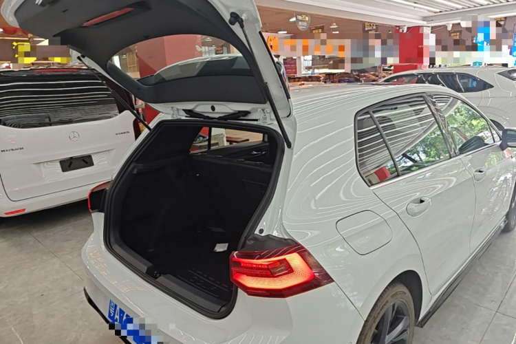 Volkswagen Golf 2023 car image #21