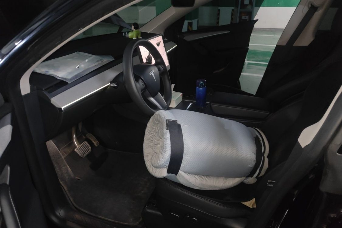 Tesla Model Y 2024 #18 Tesla Model Y 2024 car image #18