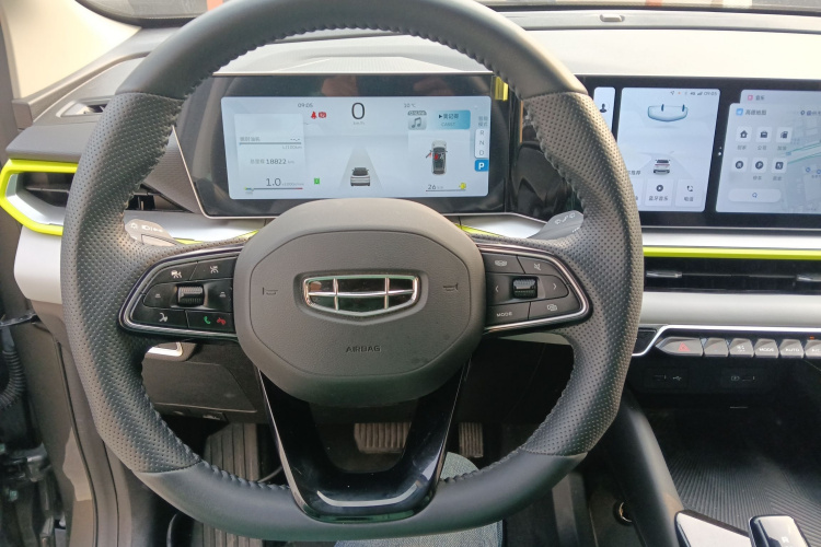GEELY Coolray 2023 car image #10
