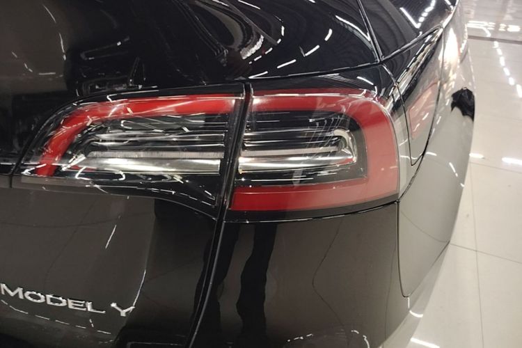 Tesla Model Y 2023 #8 Tesla Model Y 2023 car image #8