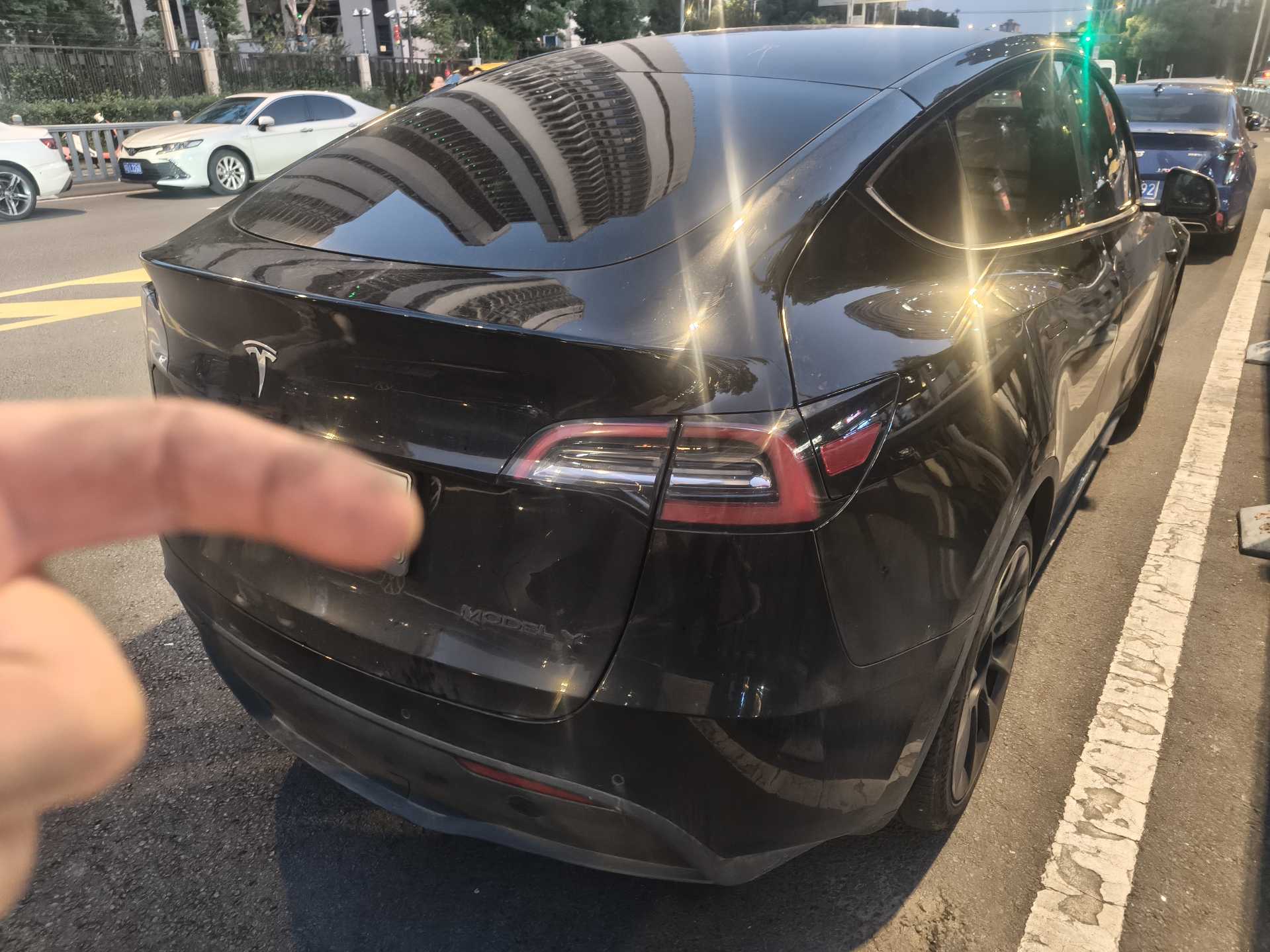 Tesla Model Y 2021 #6 Tesla Model Y 2021 car image #6