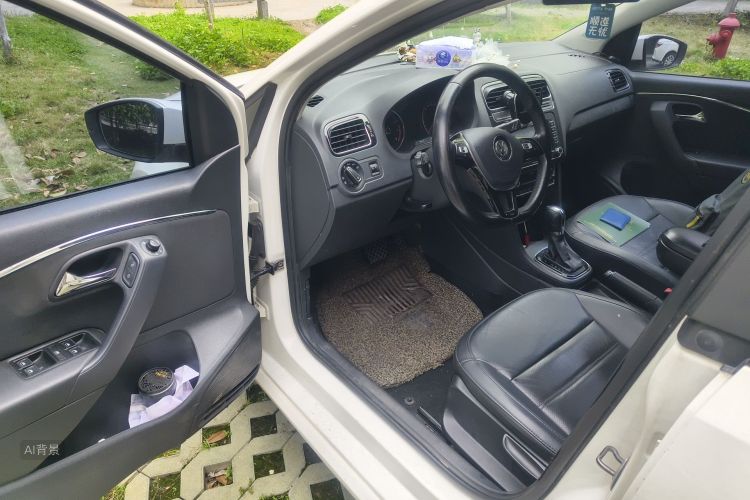 Volkswagen Polo 2018 car image #18