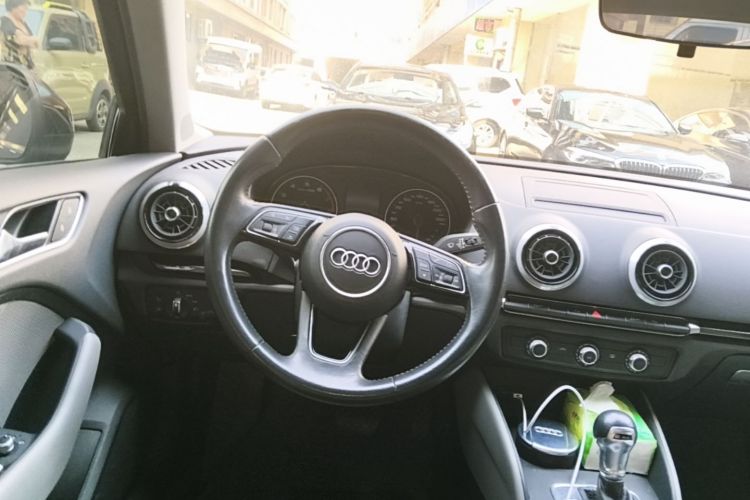 Audi A3 2019 immagine di auto #12