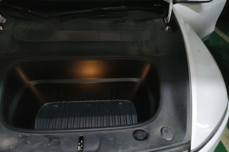 Tesla Model Y 2025 #29 Tesla Model Y 2025 car image #29