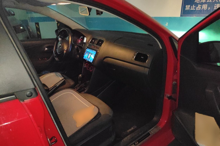 Volkswagen Polo 2017 car image #25