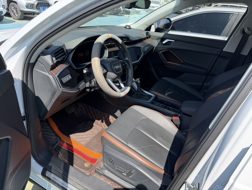 Audi Q3 2021 car image #5