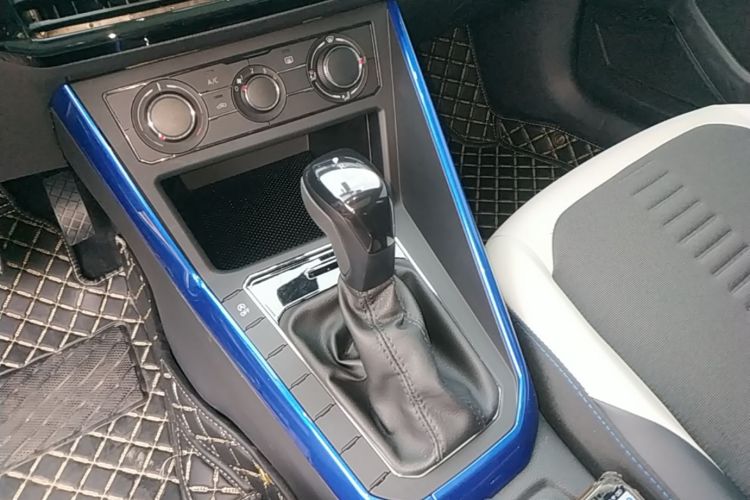 Volkswagen Polo 2020 car image #14