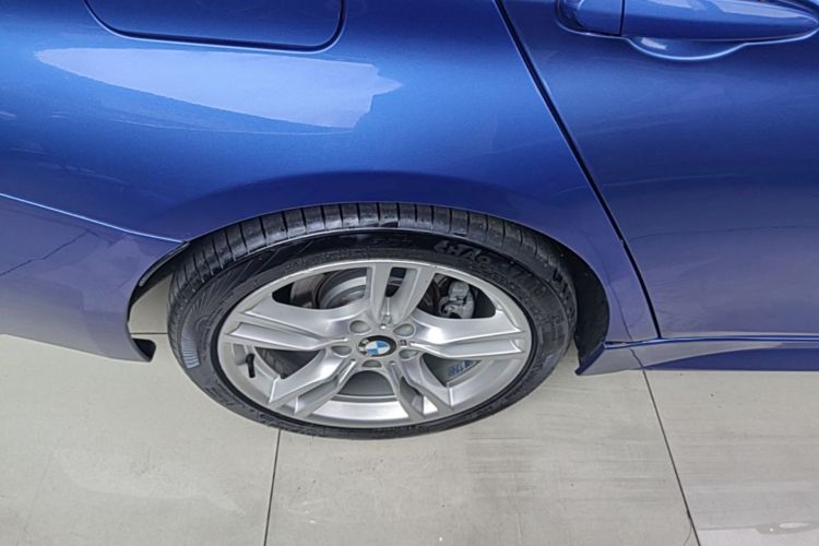 BMW 3 Series 2019 #10 BMW 3 Series 2019 car image #10