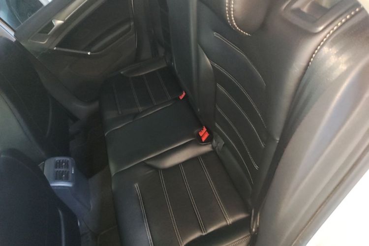 Volkswagen Golf 2016 car image #13