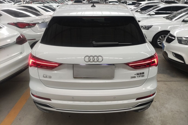 Audi Q3 2020 car image #6