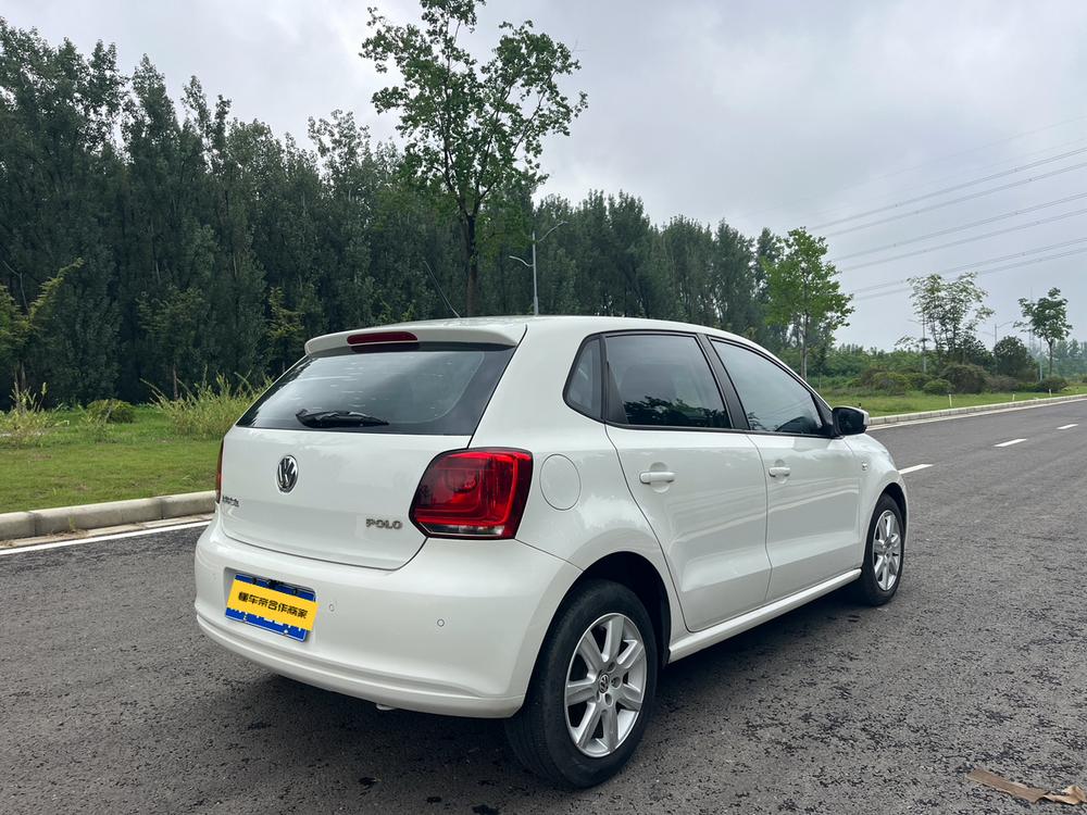 Volkswagen Polo 2013 #6 Volkswagen Polo 2013 car image #6