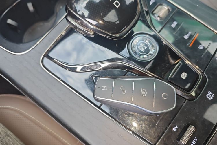 BYD Han 2022 car image #9