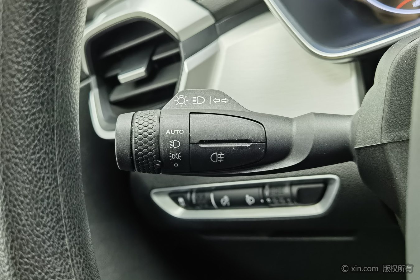 GEELY Coolray 2024 immagine di auto #22